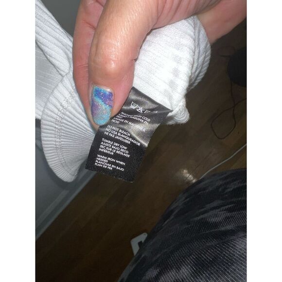 Soncy Plus Ribbed, Mock Neck Grommet Shoulder Shirt (Soncy size 5) - Picture 11 of 12